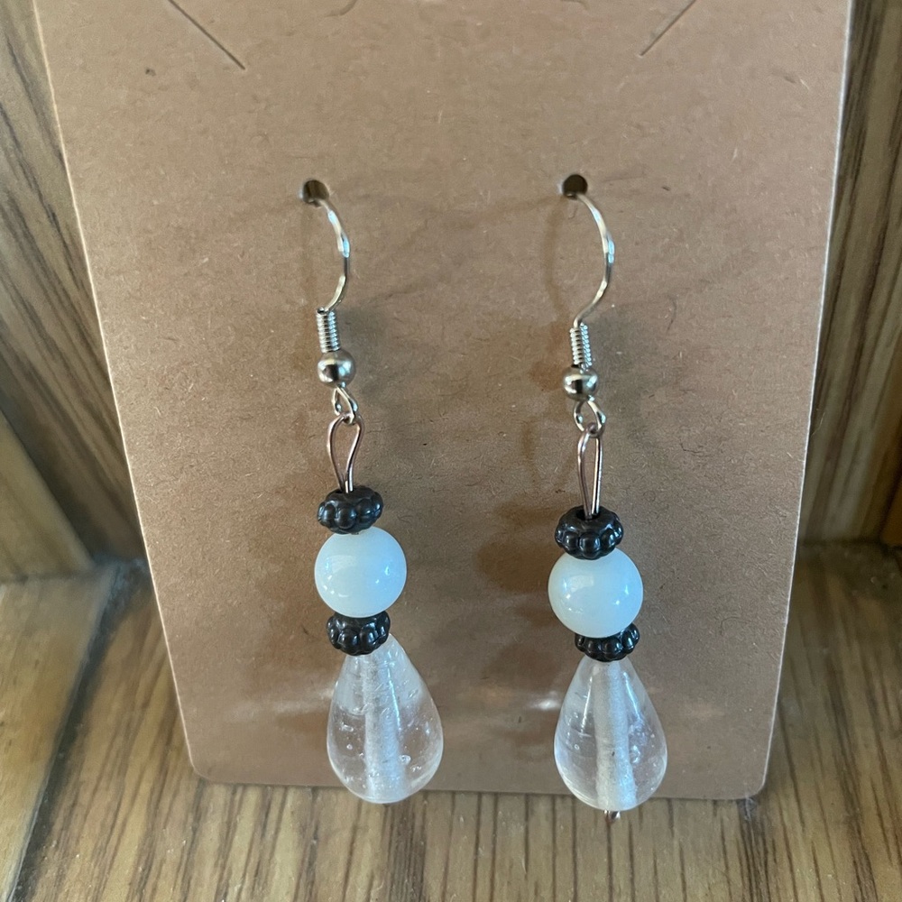 *HANDMADE* Elegant Silver and White Dangle Earrings